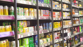 簡約清新商場日用品促銷宣傳三折頁